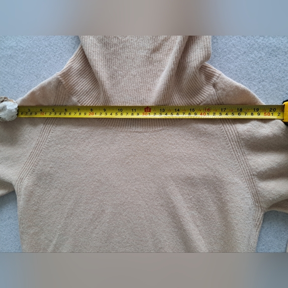 100% Extra Fine Merino Wool Elegant Cream Turtleneck Sweater By Nicole Miller - Picture 9 of 15
